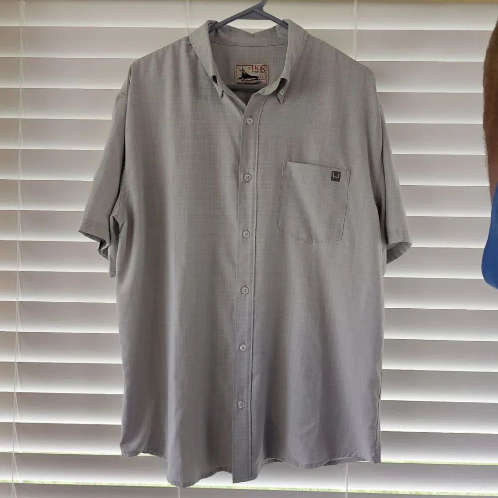 Huk Fishing Light Gray Woven Short Sleeve Button Down Men's Size Large